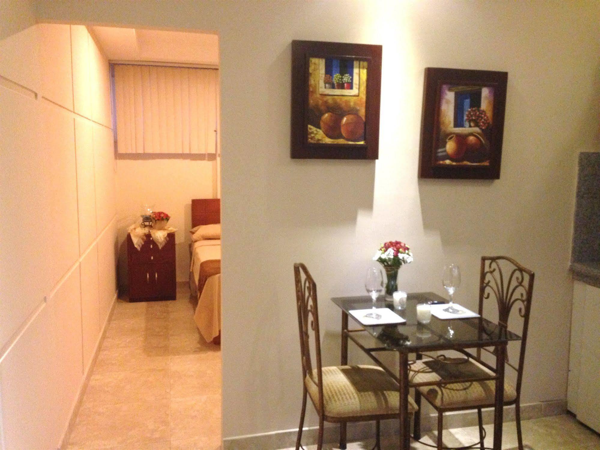 El Patio Suites II Гуаякіль Екстер'єр фото